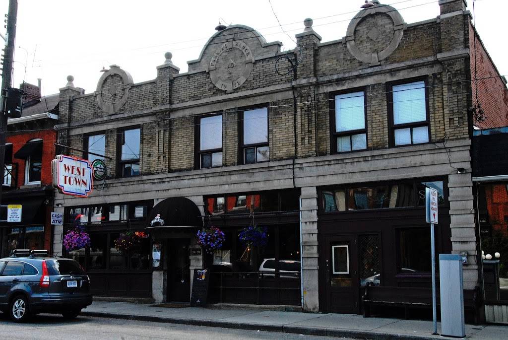 West Town Bar & Grill | restaurant | 214 Locke St S, Hamilton, ON L8P 4B4, Canada | 9055701412 OR +1 905-570-1412