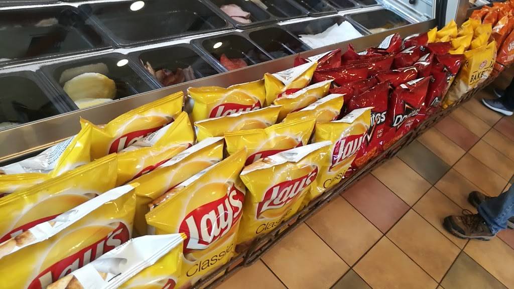 Subway Restaurants | restaurant | 876 Seacoast Dr, Imperial Beach, CA 91932, USA | 6195756961 OR +1 619-575-6961