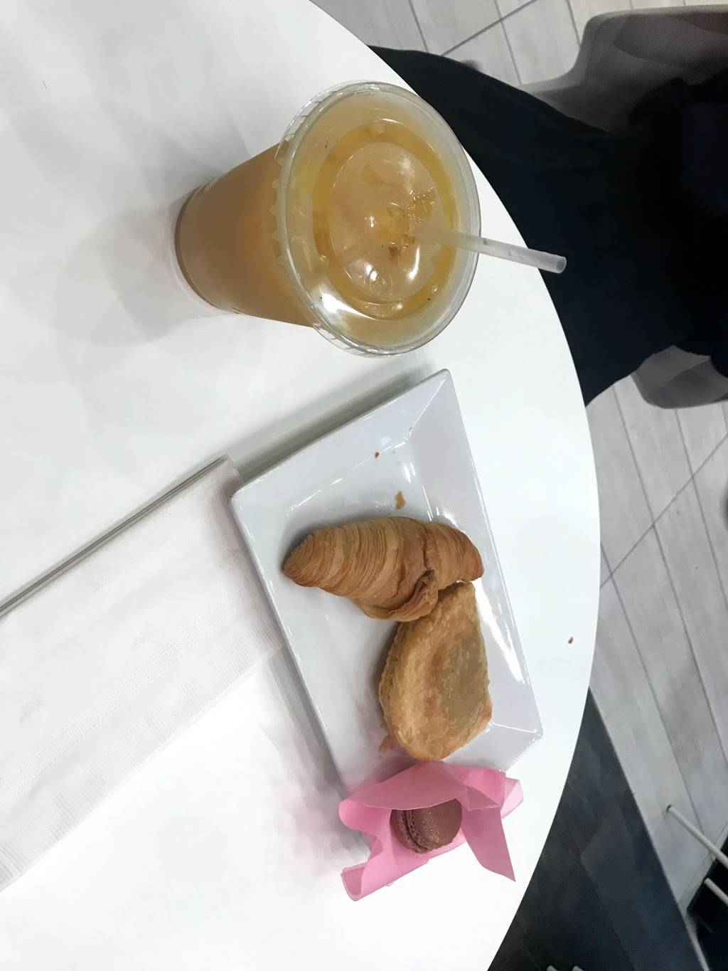 Le Macaron French Pastries | restaurant | Yonkers, NY 10710, USA | 9144234305 OR +1 914-423-4305