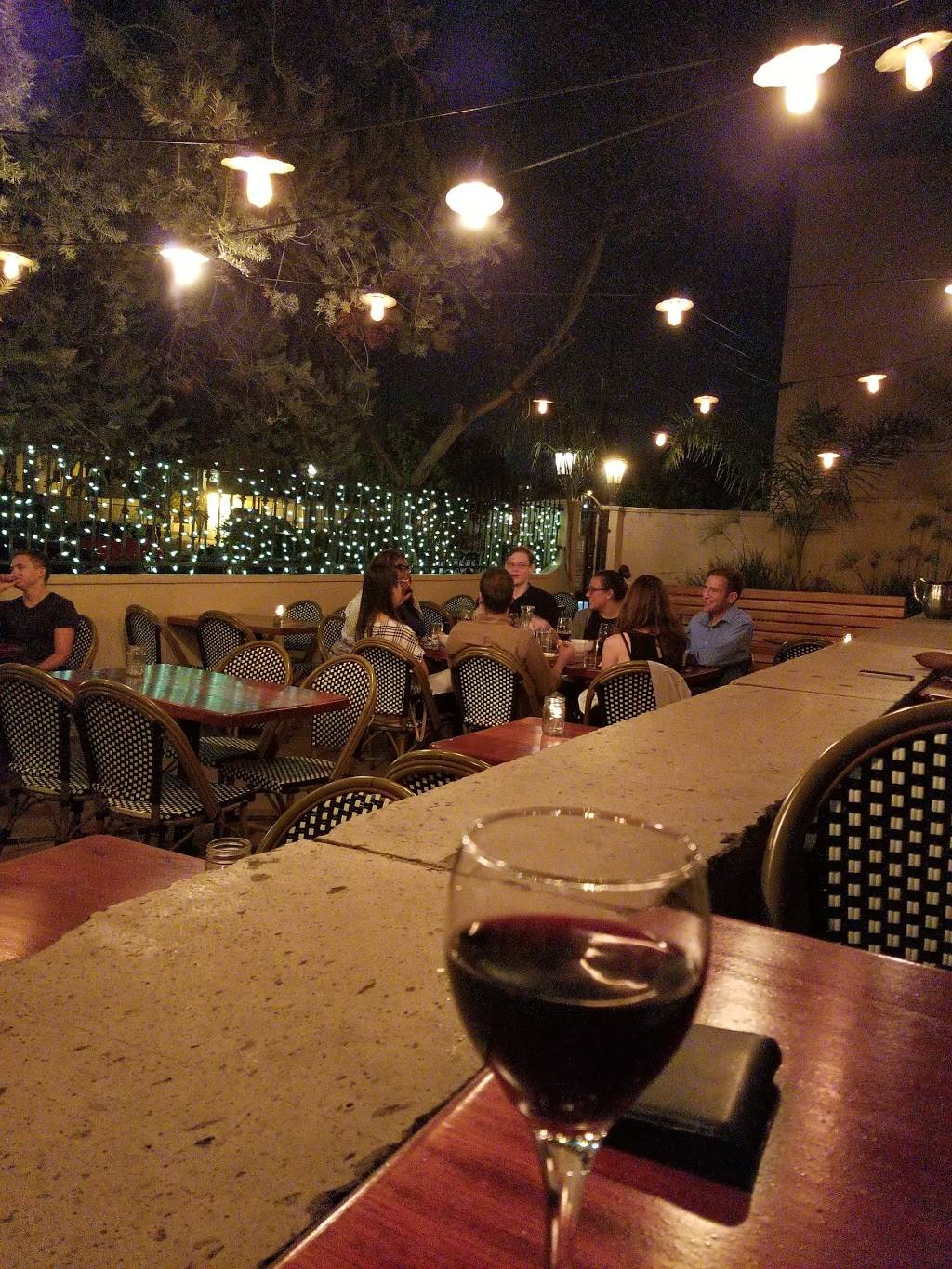 Edendale Restaurant and Bar | restaurant | 2838 Rowena Ave, Los Angeles, CA 90039, USA | 3236662000 OR +1 323-666-2000