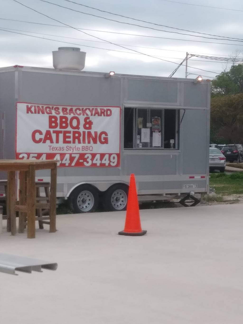 Kings Backyard BBQ | restaurant | 302 W Navasota St, Groesbeck, TX 76642, USA | 2544473449 OR +1 254-447-3449