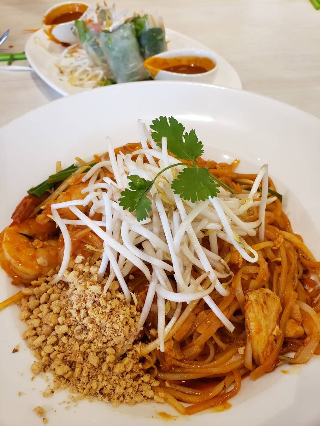 Asian Mint | restaurant | 11617 N Central Expy Suite 135, Dallas, TX 75243, USA | 2143636655 OR +1 214-363-6655