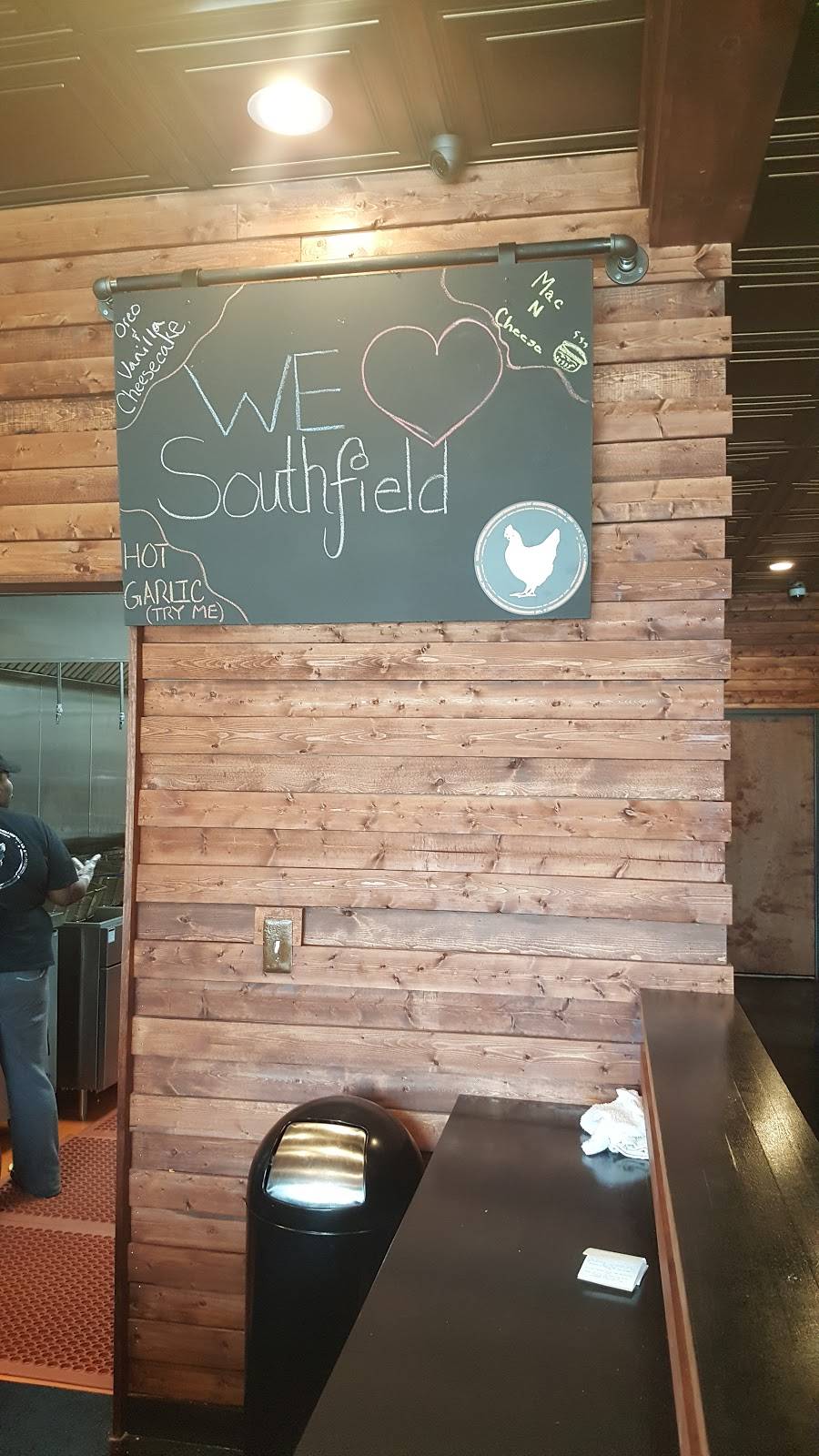 Detroit Wing Company | restaurant | 23327 Greenfield Rd, Southfield, MI 48075, USA | 2483077391 OR +1 248-307-7391