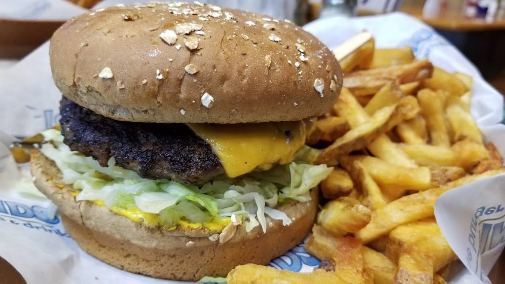 Islands Restaurant Burbank | restaurant | 101 E Orange Grove Ave, Burbank, CA 91502, USA | 8185667744 OR +1 818-566-7744