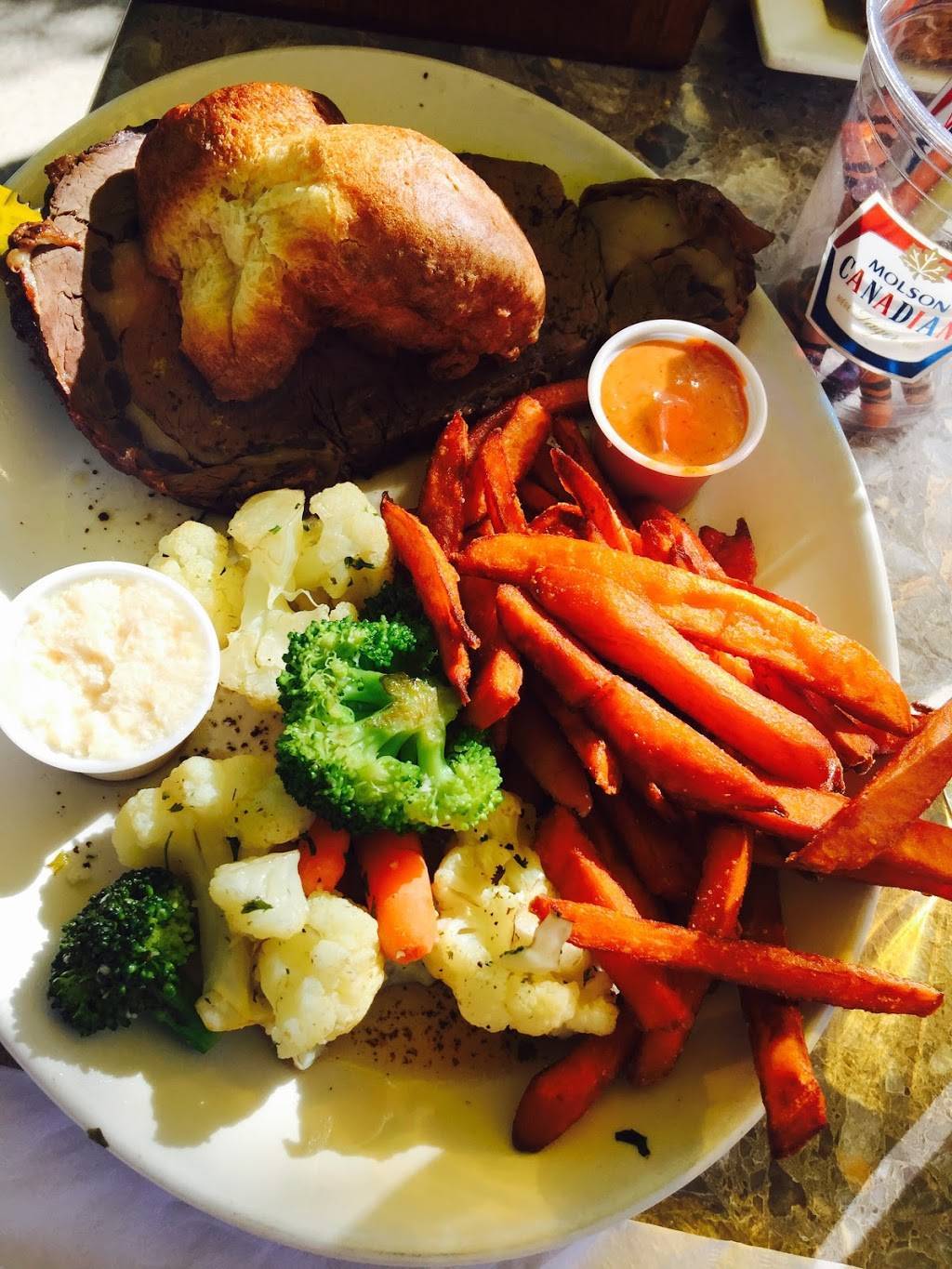 Royal Coachman | restaurant | 1 Main St N, Waterdown, ON L0R 2H5, Canada | 9056895952 OR +1 905-689-5952