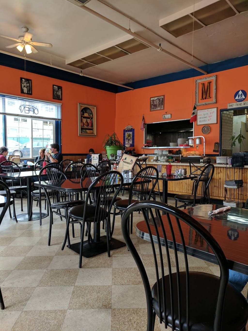 Mandos Restaurant | restaurant | 162 Fountain Ave, Pacific Grove, CA 93950, USA | 8316569235 OR +1 831-656-9235