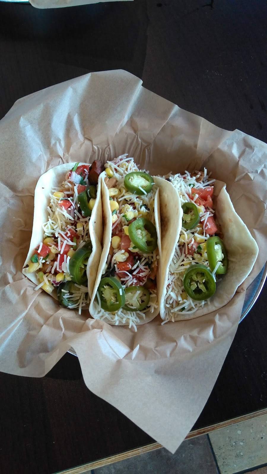 QDOBA Mexican Eats | restaurant | 4402 16th St, Moline, IL 61265, USA | 3097977100 OR +1 309-797-7100