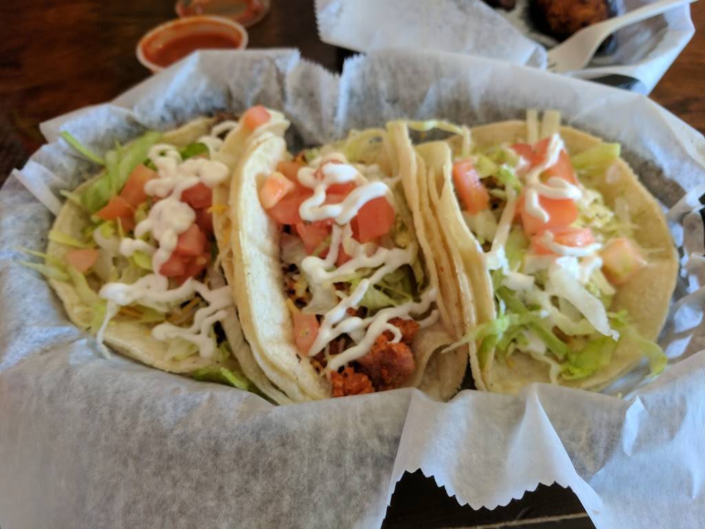 Papis Tacos (Cranston) | restaurant | 342 Budlong Rd, Cranston, RI 02920, USA | 4013831720 OR +1 401-383-1720