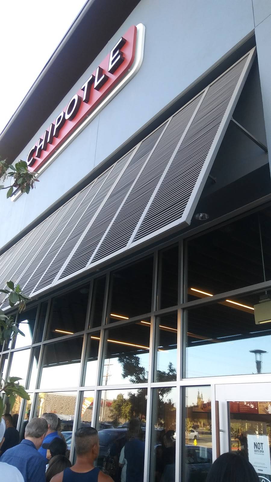 Chipotle Mexican Grill | restaurant | 1174 W Henderson Ave Ste B, Porterville, CA 93257, USA | 5593390236 OR +1 559-339-0236