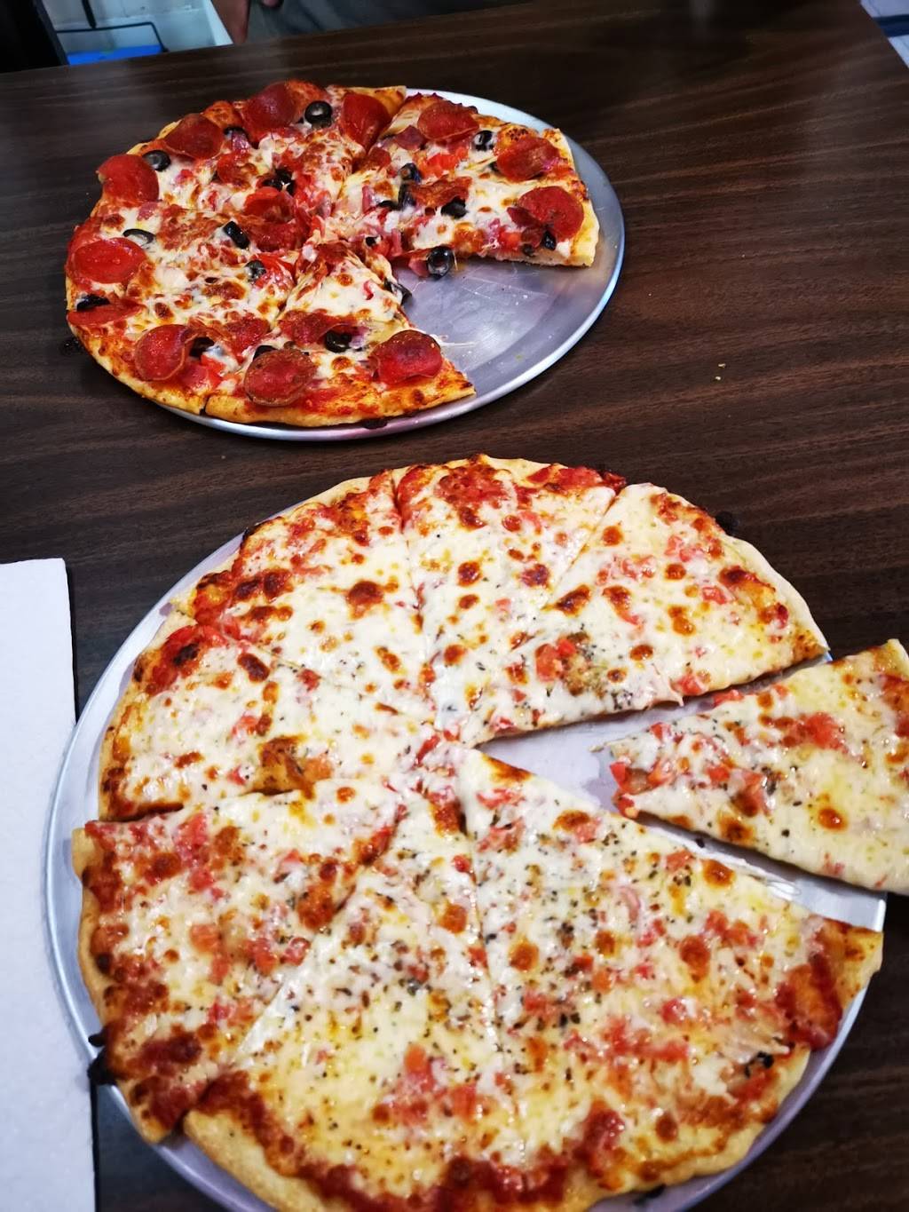 Sugar Pine Pizza | restaurant | 40487 CA-41, Oakhurst, CA 93644, USA | 5596424642 OR +1 559-642-4642