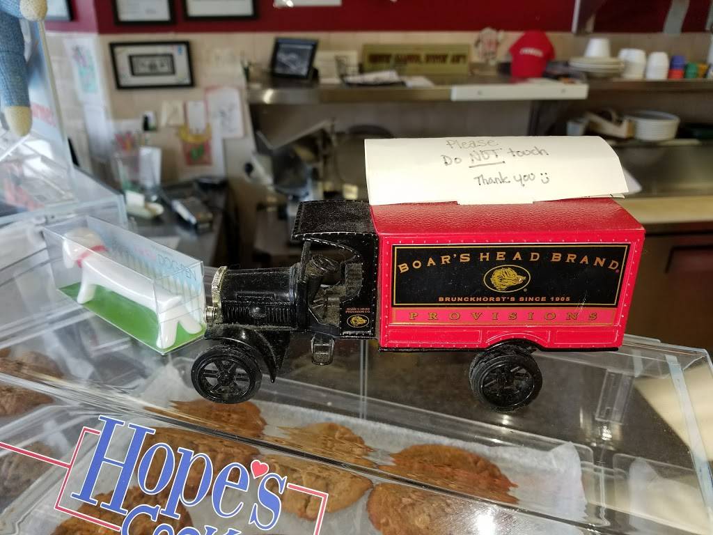 Famous Uncle Als | restaurant | 5394 Kemps River Dr #108, Virginia Beach, VA 23464, USA | 7574207366 OR +1 757-420-7366