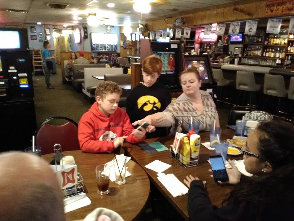 Steamboat Gardens | restaurant | 1740 Falls Ave, Waterloo, IA 50701, USA | 3192320344 OR +1 319-232-0344