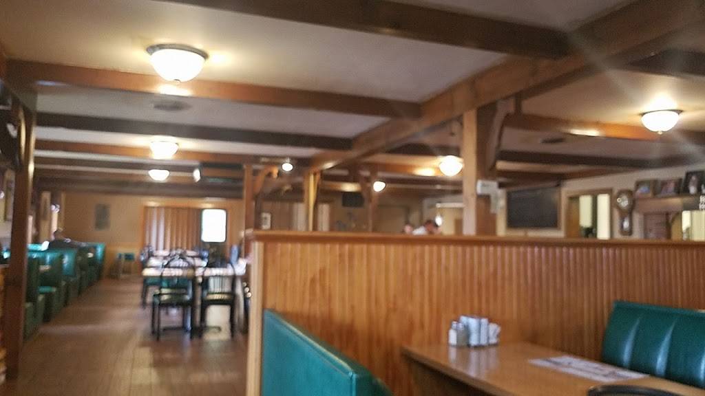 Beardslees Restaurant | restaurant | 3135 E Howard City Edmore Rd, Edmore, MI 48829, USA | 9894273431 OR +1 989-427-3431