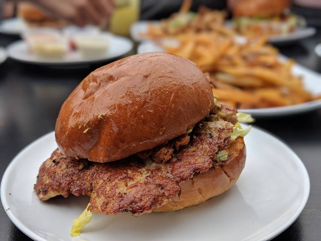 Bernies Burger Bus - Missouri City | restaurant | 6324 Hwy 6, Missouri City, TX 77459, USA | 2812087965 OR +1 281-208-7965