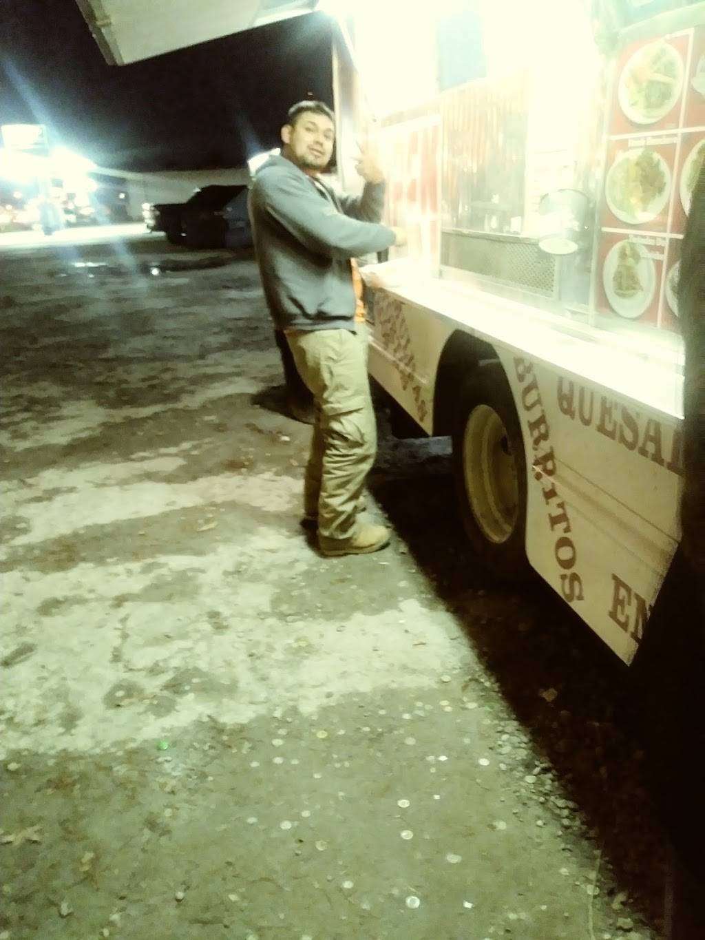 Taqueria El Cazador | restaurant | 1904 Ambassador Caffery Pkwy, Lafayette, LA 70506, USA | 3374420463 OR +1 337-442-0463