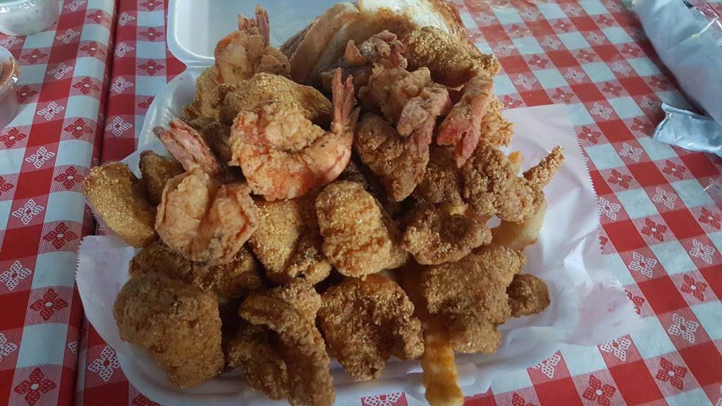 Howards Catfish | restaurant | 1038 Pioneer Rd, Mesquite, TX 75149, USA | 2149946476 OR +1 214-994-6476