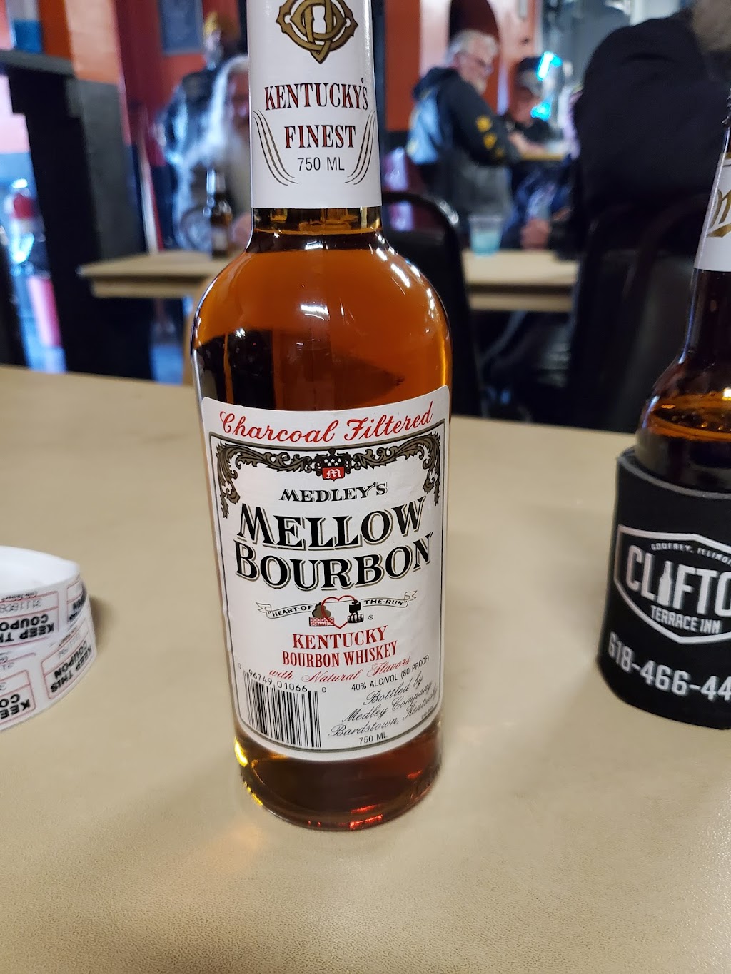 Bush Pilots | restaurant | 1001 Union St, Alton, IL 62002, USA | 6184623364 OR +1 618-462-3364