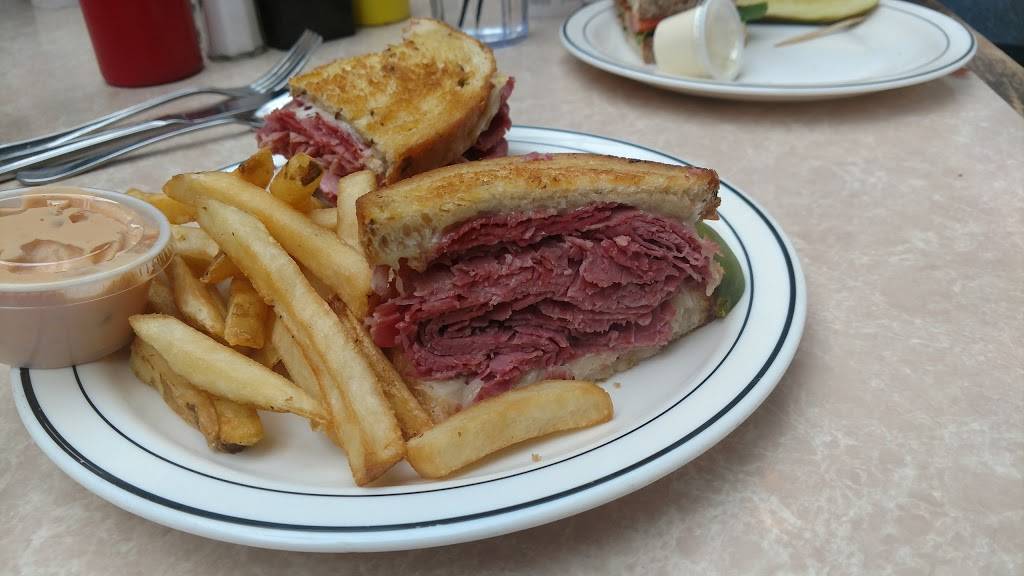 Karls Inn of the Barristers | restaurant | 1264 W 3rd St, Cleveland, OH 44113, USA | 2162414141 OR +1 216-241-4141