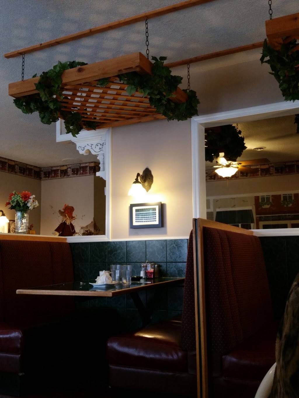 Village Grill | restaurant | 135 S Schuyler Ave, Bradley, IL 60915, USA | 8159334004 OR +1 815-933-4004