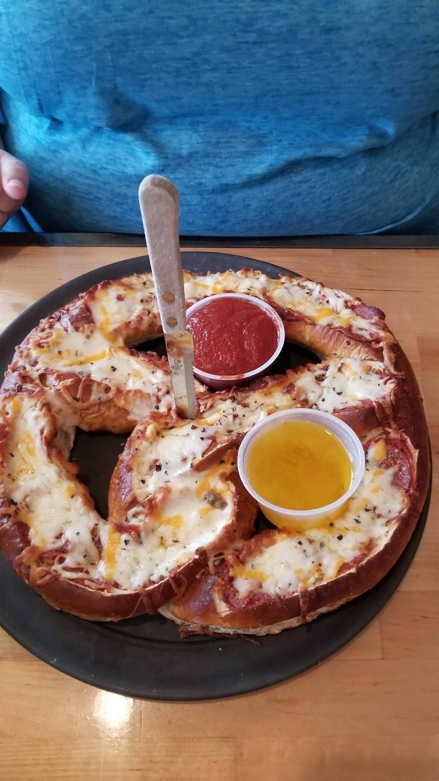 Tallys Tap & Eatery | restaurant | S31W24661 W Sunset Dr, Waukesha, WI 53189, USA | 2624463153 OR +1 262-446-3153