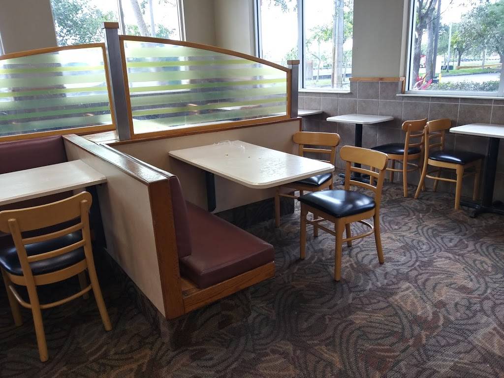 Wendys | restaurant | 3750 Utopia Dr, Miramar, FL 33023, USA | 9549650218 OR +1 954-965-0218