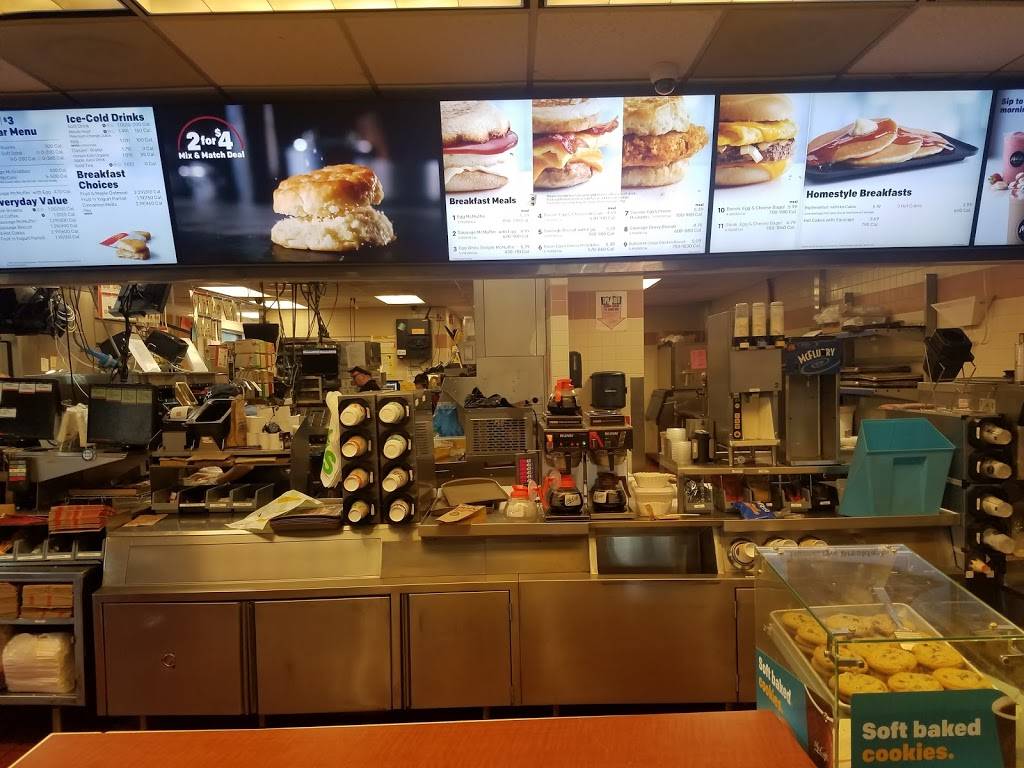 McDonalds | cafe | 22 Queen City Dr, Cumberland, MD 21502, USA | 3017224071 OR +1 301-722-4071