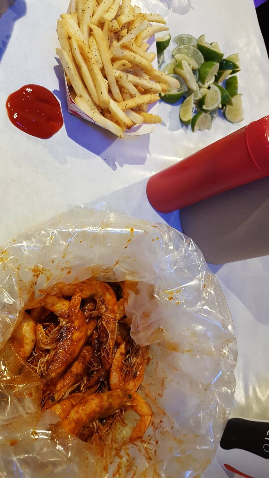 Crab Bucket | restaurant | 1260 N Main St, Salinas, CA 93906, USA | 8314430111 OR +1 831-443-0111