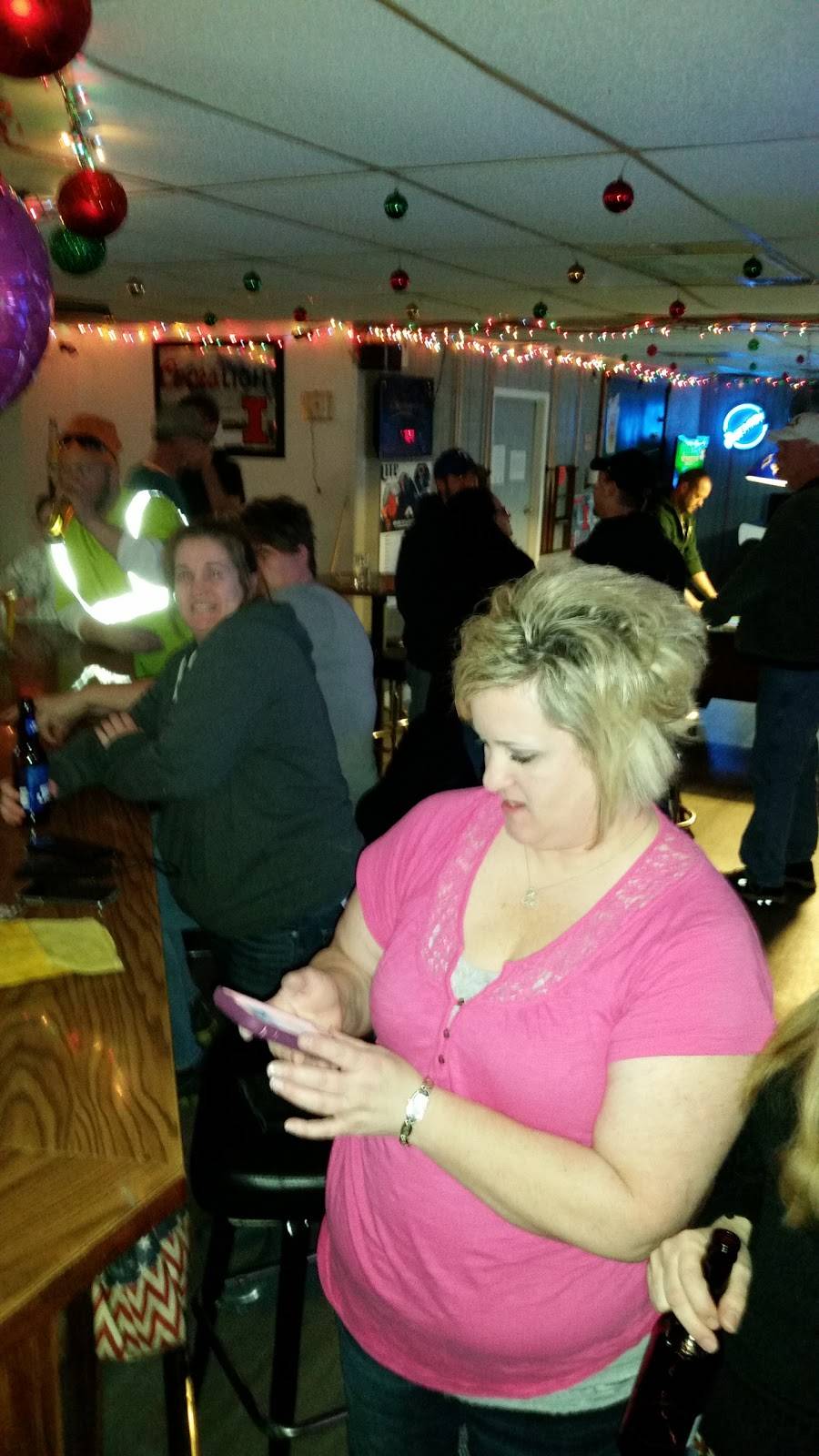 Shooters Bar & Grill | restaurant | 215 S Tanner St, Rantoul, IL 61866, USA | 2178930077 OR +1 217-893-0077