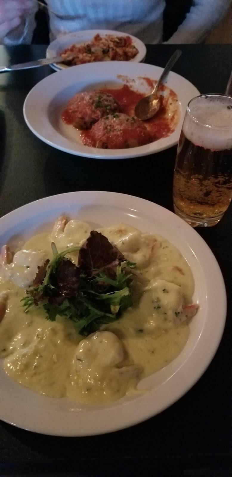 Capones Grill & Pasta Shop | restaurant | 5880 Wyandotte St E, Windsor, ON N8S 1M8, Canada | 5199440128 OR +1 519-944-0128