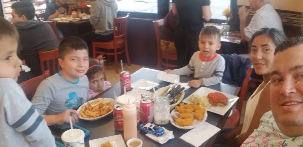 El Peñol 2 | restaurant | 570A Broadway, Revere, MA 02151, USA | 7816296747 OR +1 781-629-6747