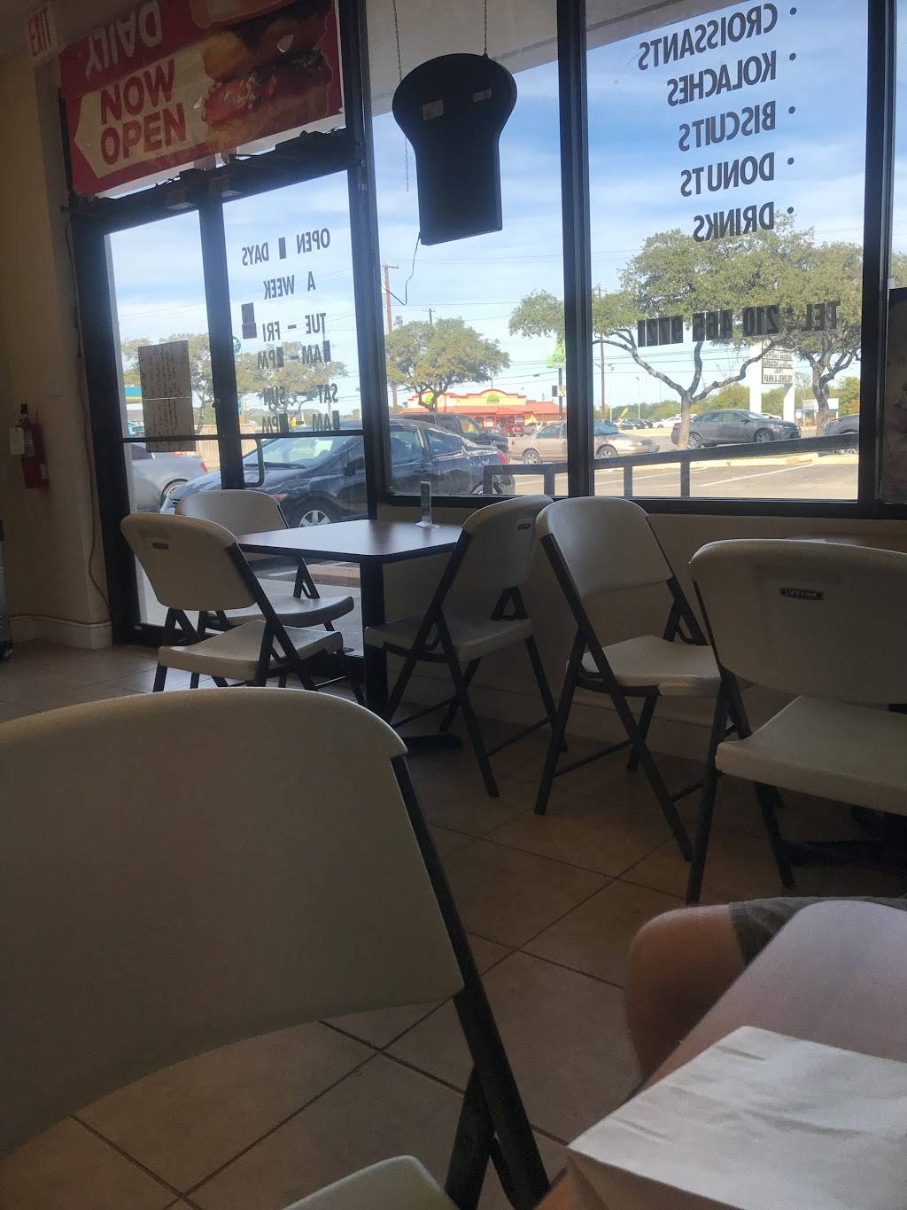 Daily Donut | restaurant | 7870 Culebra Rd Suite 12, San Antonio, TX 78251, USA | 2104659721 OR +1 210-465-9721