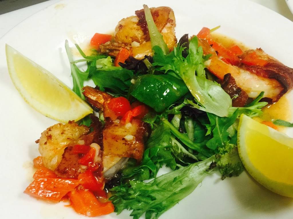 Mias | restaurant | 31 Rockaway Ave, Valley Stream, NY 11580, USA | 5168252117 OR +1 516-825-2117