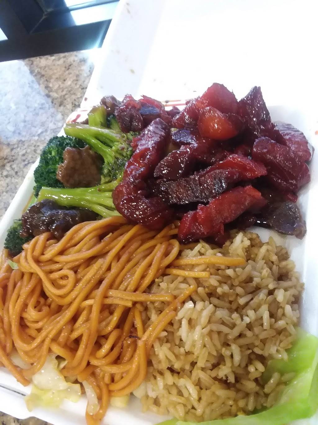 Fresh Wok | restaurant | 14898 Dale Evans Pkwy # 240, Apple Valley, CA 92307, USA | 7609617991 OR +1 760-961-7991