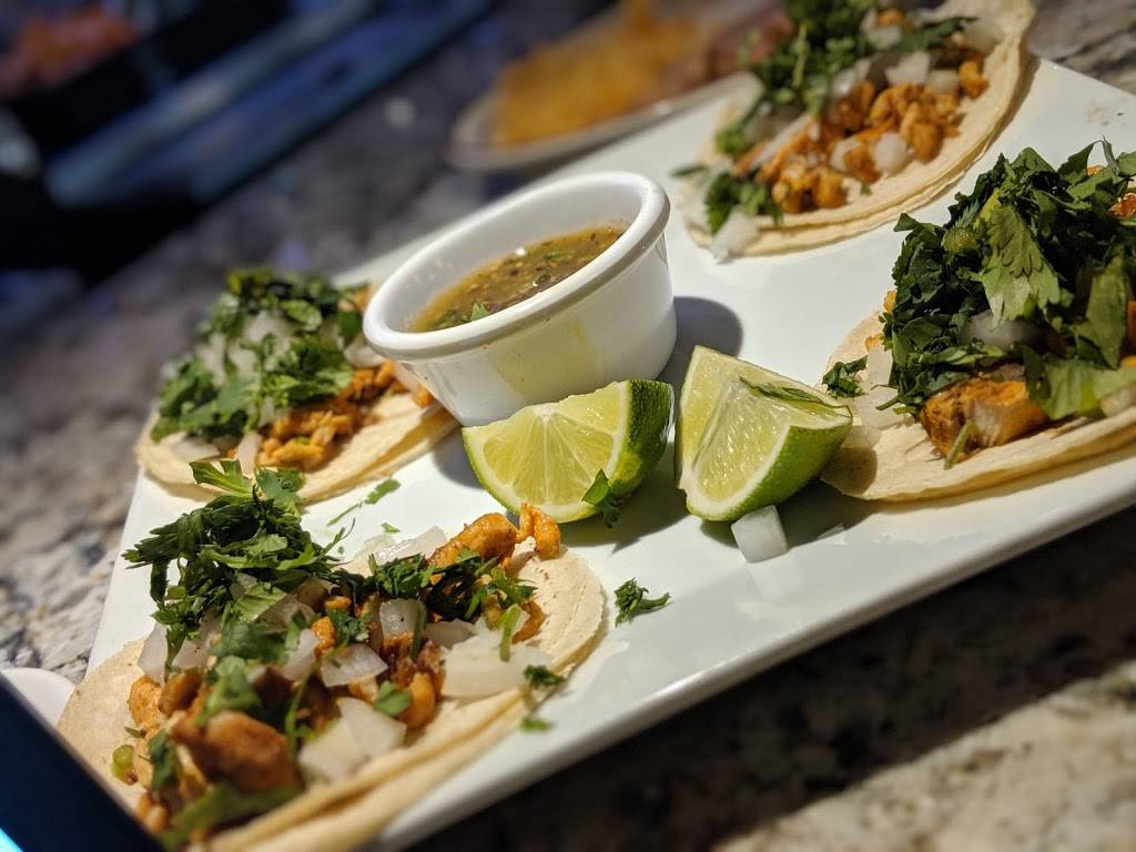 El Tequila | restaurant | 1113 N Elm Pl, Broken Arrow, OK 74012, USA | 9182585454 OR +1 918-258-5454