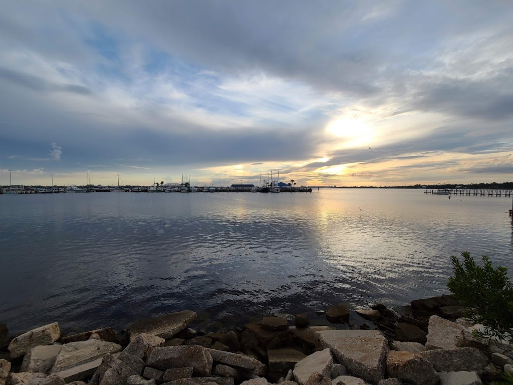 Uncle Ernies | restaurant | 1151 Bayview Ave, Panama City, FL 32401, USA | 8507638427 OR +1 850-763-8427