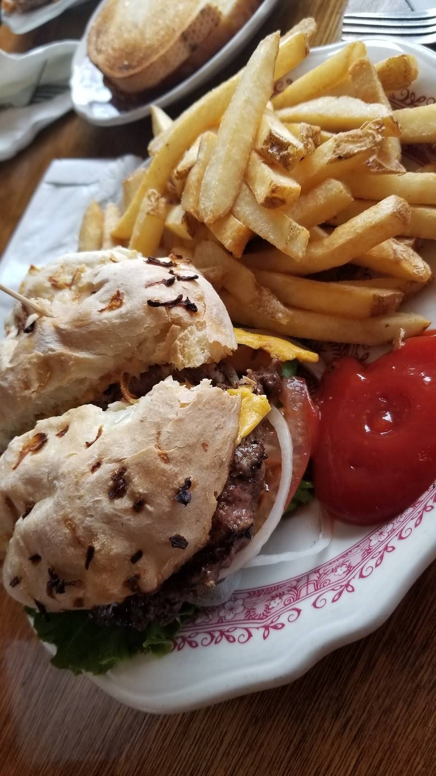 T Js Roadhouse | restaurant | 520 S Auburn St, Colfax, CA 95713, USA | 5303461040 OR +1 530-346-1040