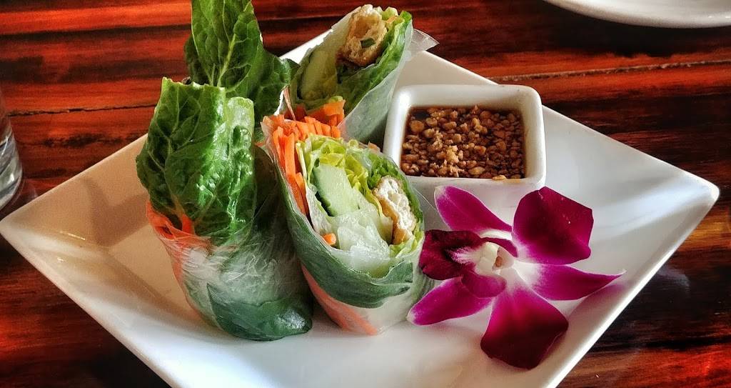 The Patio Fine Thai Cuisine | restaurant | 524 15th Ave E, Seattle, WA 98112, USA | 2063282406 OR +1 206-328-2406