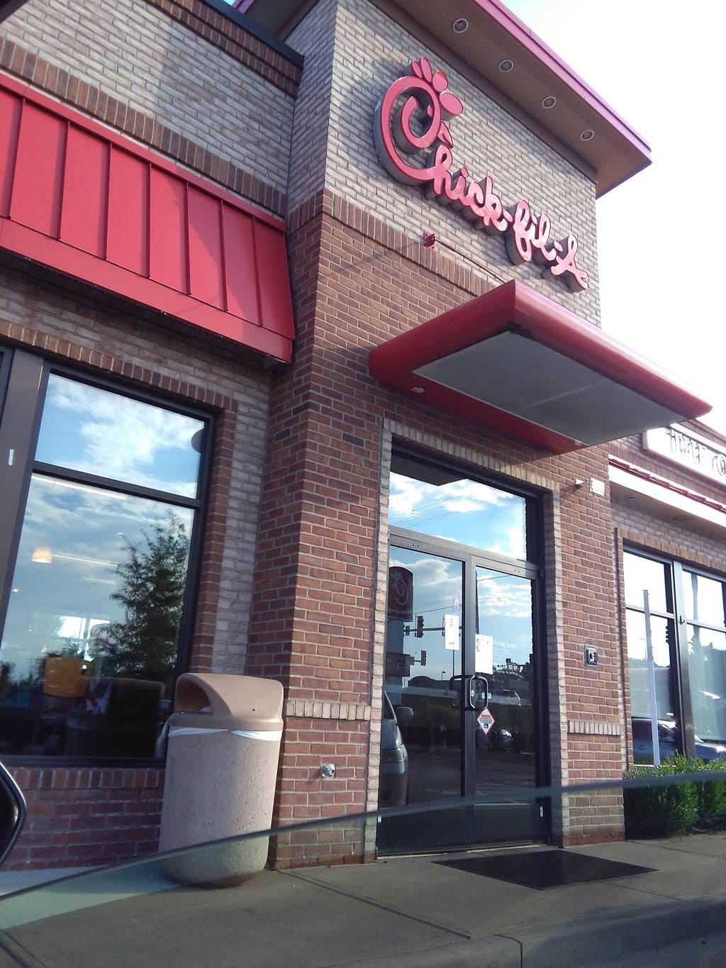 Chick-fil-A | restaurant | 6180 Mid Rivers Mall Dr, St Peters, MO 63304, USA | 6364473881 OR +1 636-447-3881