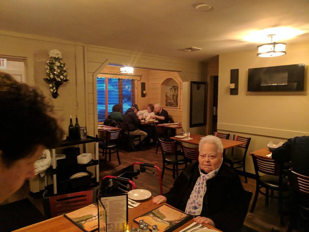 Johnny Macaronis | meal takeaway | 572 West St, East Bridgewater, MA 02333, USA | 5083789335 OR +1 508-378-9335