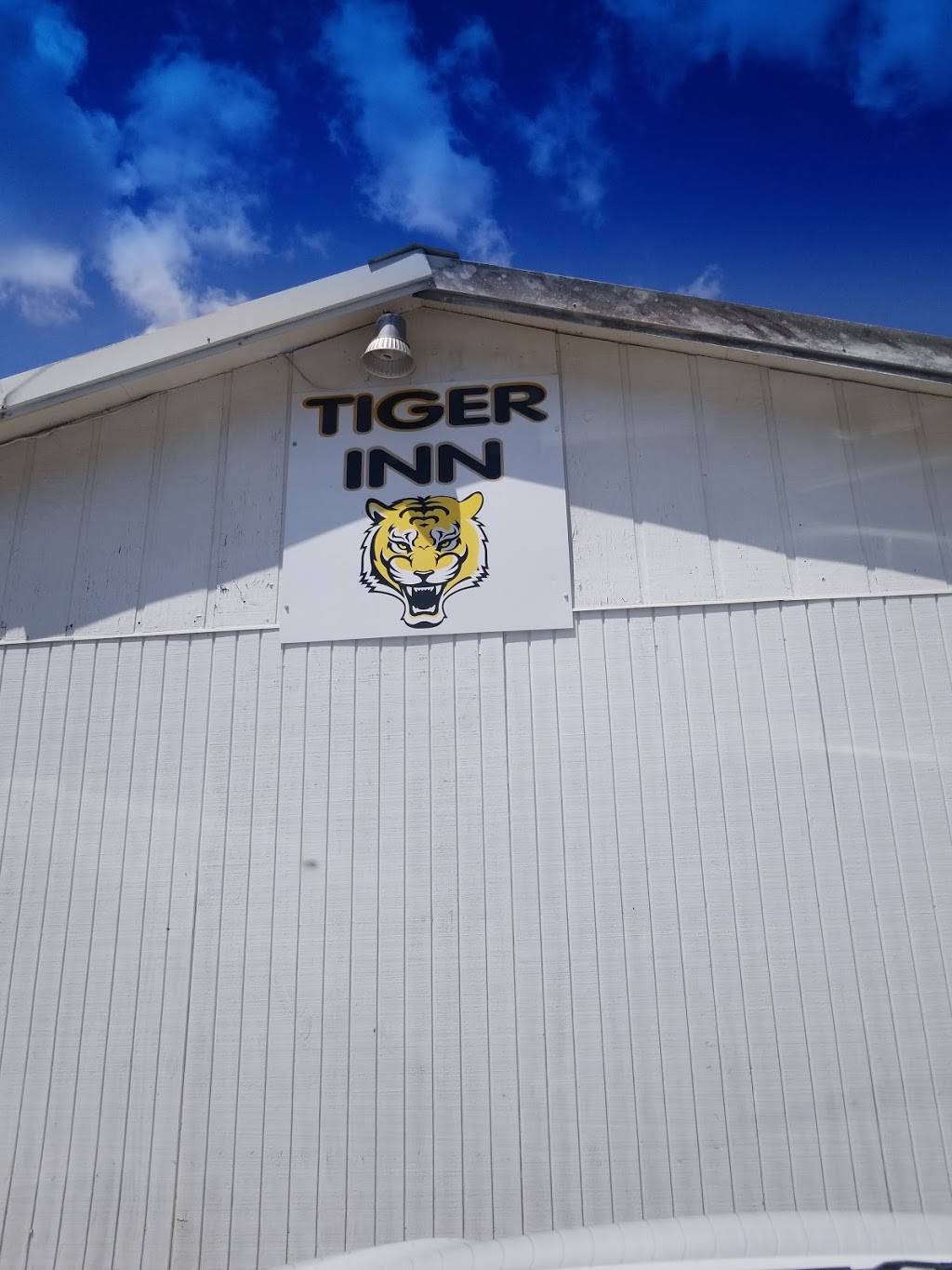 Tiger Inn | restaurant | 704 N Main St, Loreauville, LA 70552, USA | 3372298301 OR +1 337-229-8301