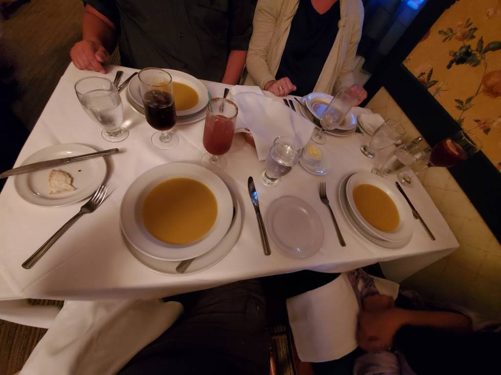 Restaurant chez Mallet | restaurant | 1320 Boulevard Mercure, Drummondville, QC J2B 3M2, Canada | 8194756965 OR +1 819-475-6965