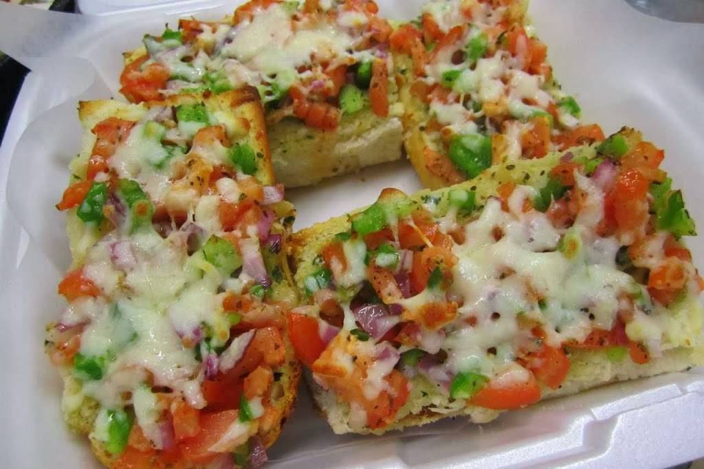 Alfredos Place | restaurant | 931 Fennell Ave E, Hamilton, ON L8V 1W9, Canada | 9053833555 OR +1 905-383-3555