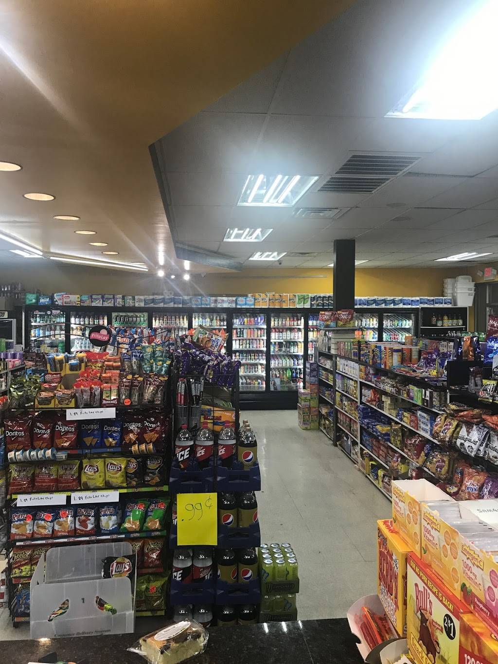 In & Out | restaurant | 701 W Wisconsin Ave, Milwaukee, WI 53233, USA | 4142209466 OR +1 414-220-9466