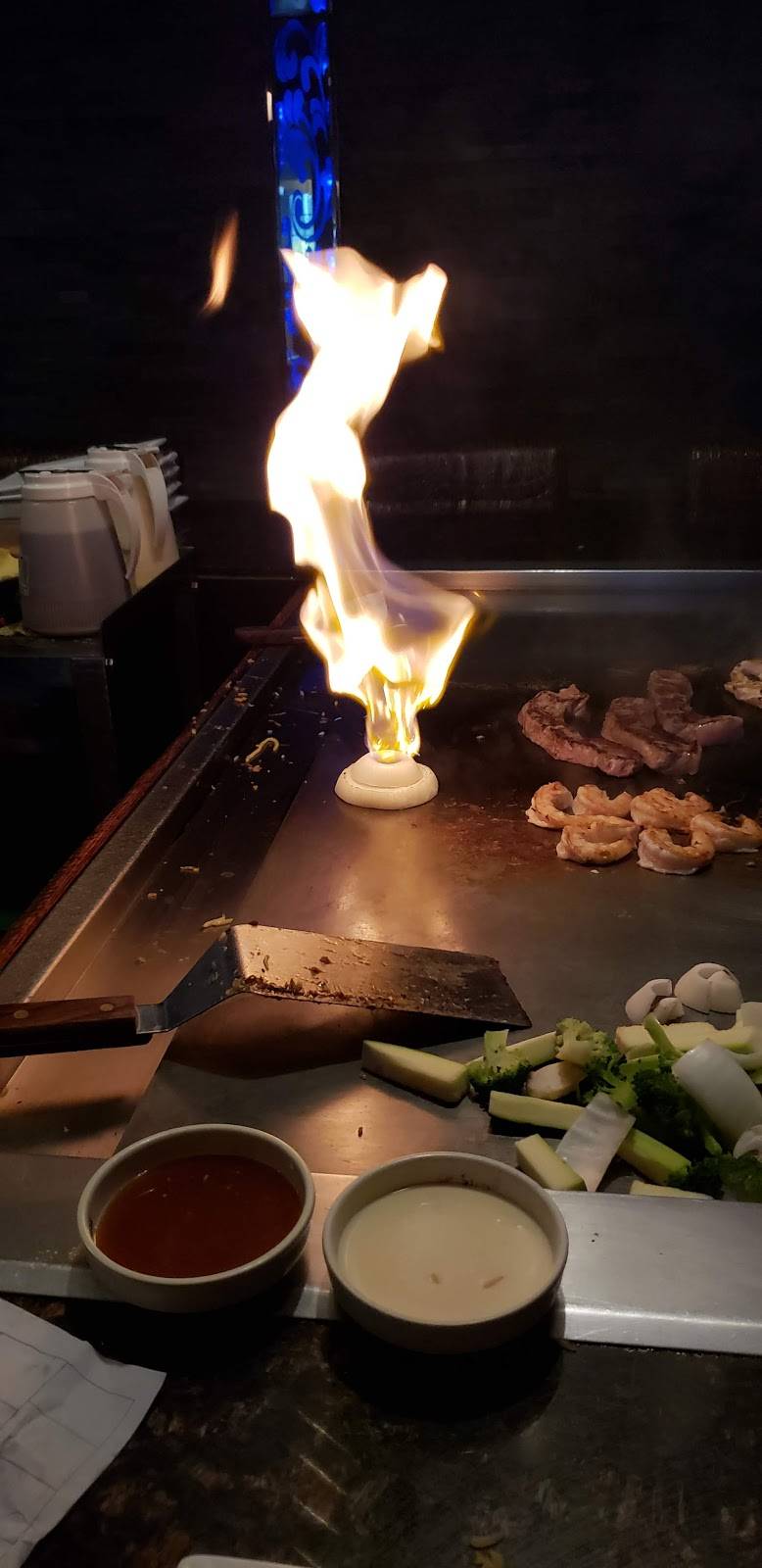 Saga Hibachi Steakhouse & Sushi Bar | restaurant | 295 Patriot Pl, Foxborough, MA 02035, USA | 5086981888 OR +1 508-698-1888