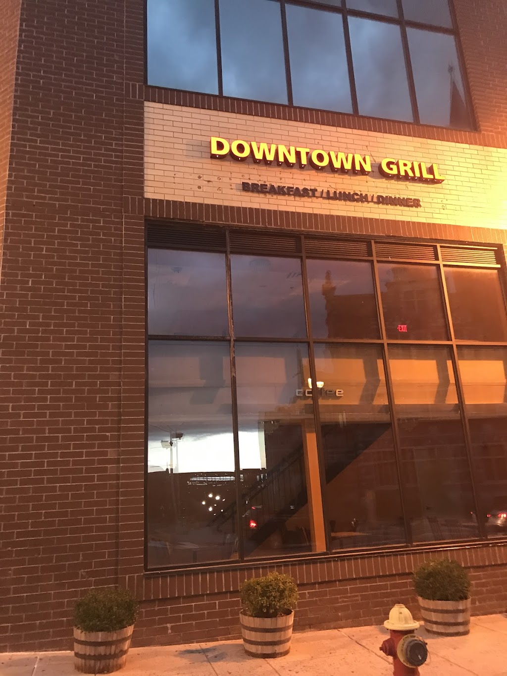 DOWNTOWN GRILL | cafe | 301 Main St, Paterson, NJ 07505, USA | 9736684447 OR +1 973-668-4447