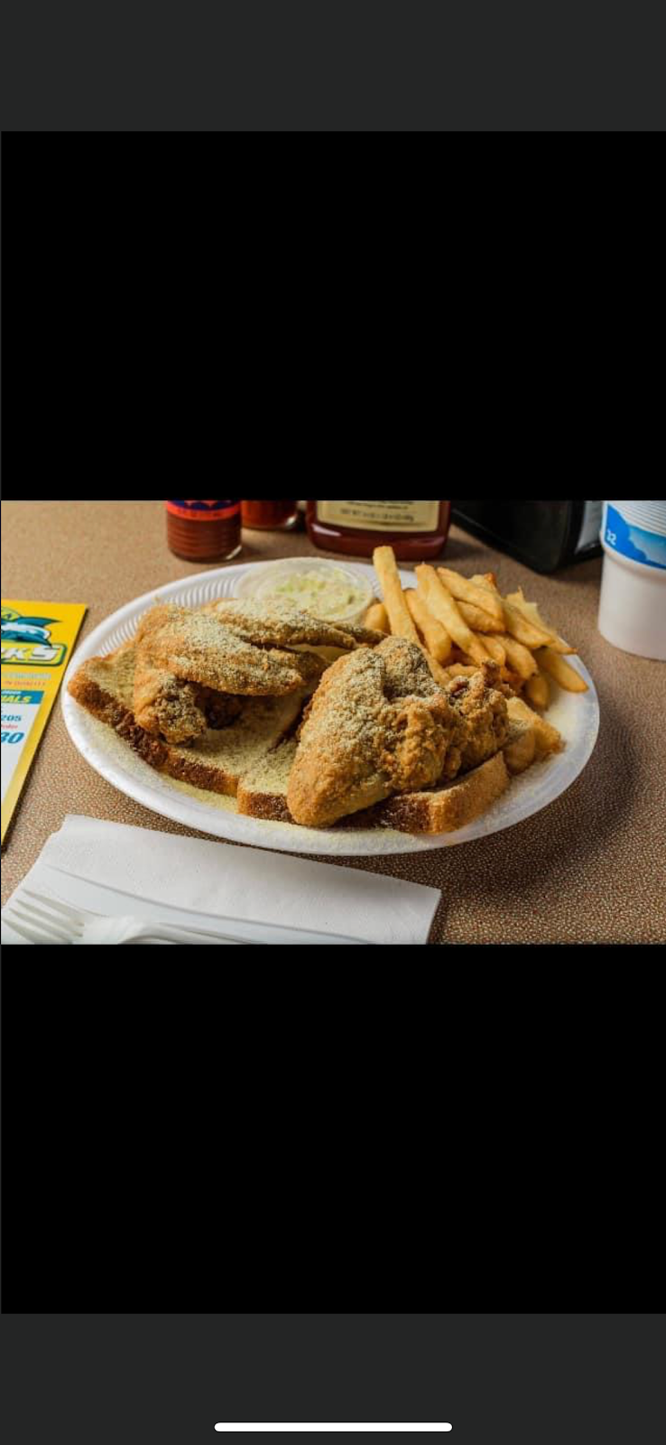 Sharks fish and chicken Searcy | restaurant | 2621 E Race Ave, Searcy, AR 72143, USA | 5012030928 OR +1 501-203-0928