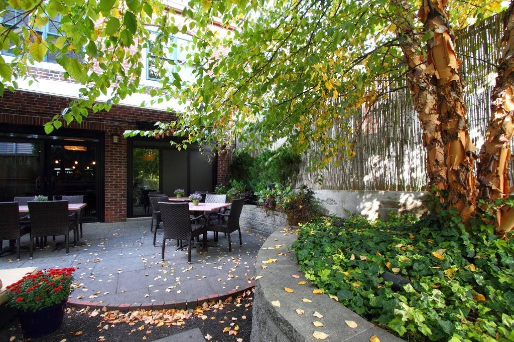 West On Centre | restaurant | 1732 Centre St, West Roxbury, MA 02132, USA | 6173234199 OR +1 617-323-4199