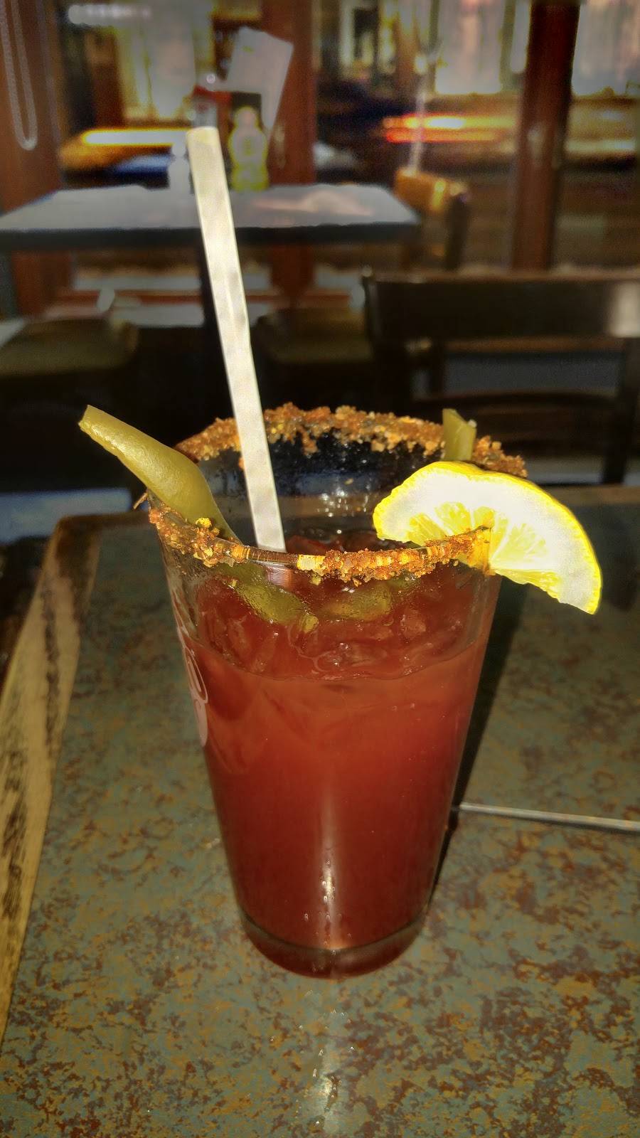 Lala Bistro | restaurant | 530 Avenue de Buckingham, Gatineau, QC J8L 1N2, Canada | 8199861676 OR +1 819-986-1676