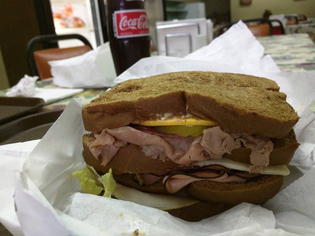 Charlies Deli & Catering | restaurant | 429 Troy St, Dayton, OH 45404, USA | 9372243767 OR +1 937-224-3767