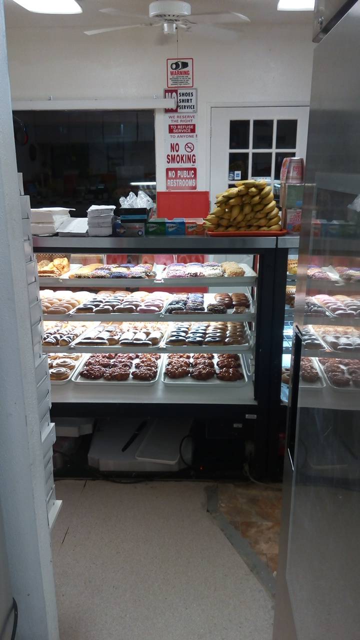 Star Donut | restaurant | 19894 CA-88, Pine Grove, CA 95665, USA | 2092965488 OR +1 209-296-5488